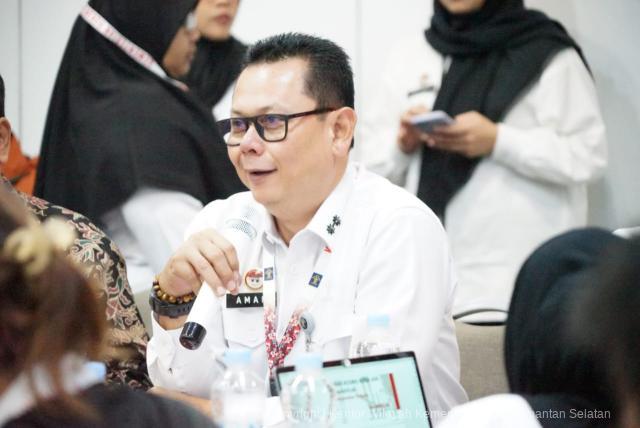 rapat komisi II 3