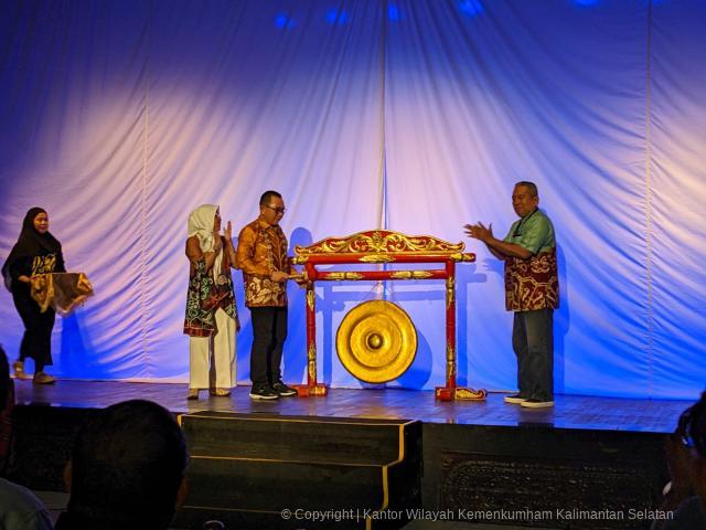 festival tari daerah 11