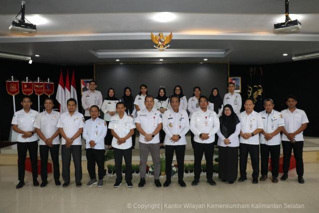 HST HARMIN 15